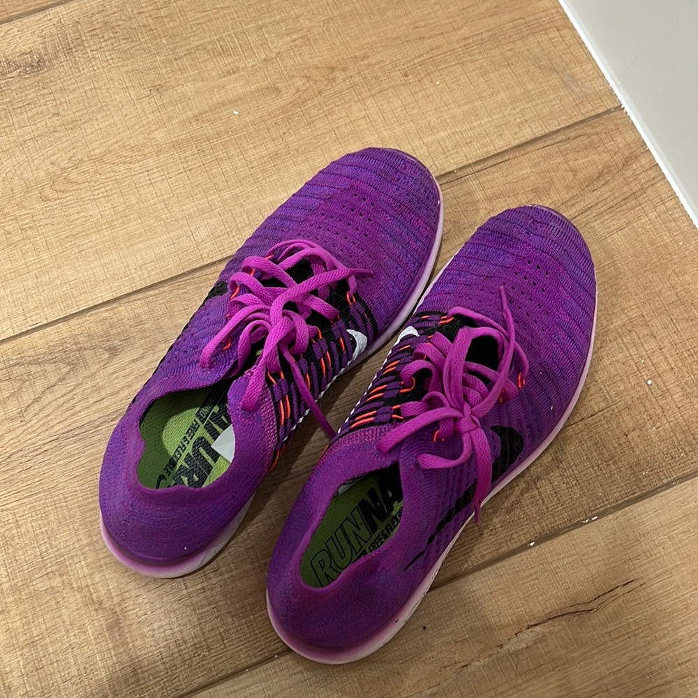 Nike womens purple shoes size 9.5 good condition